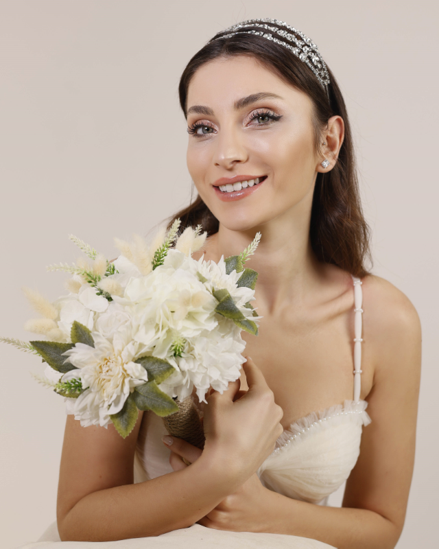 HAND BOUQUET Fiyatı ve özellikleri