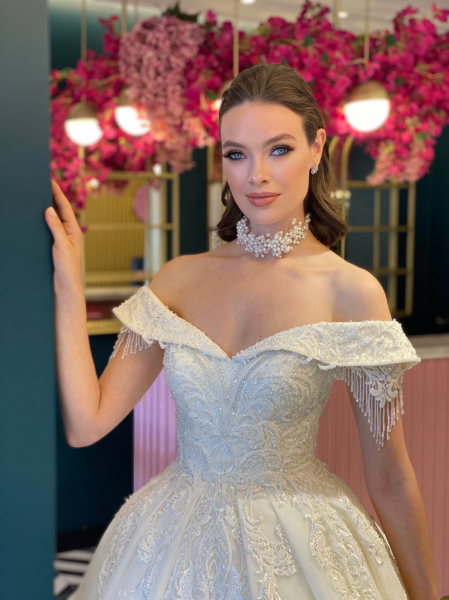 BALL GOWN TYPE