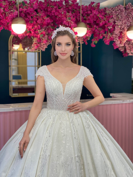 BALL GOWN TYPE