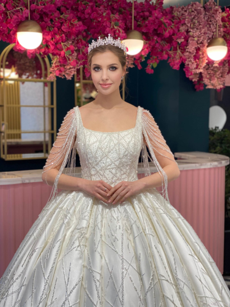BALL GOWN TYPE